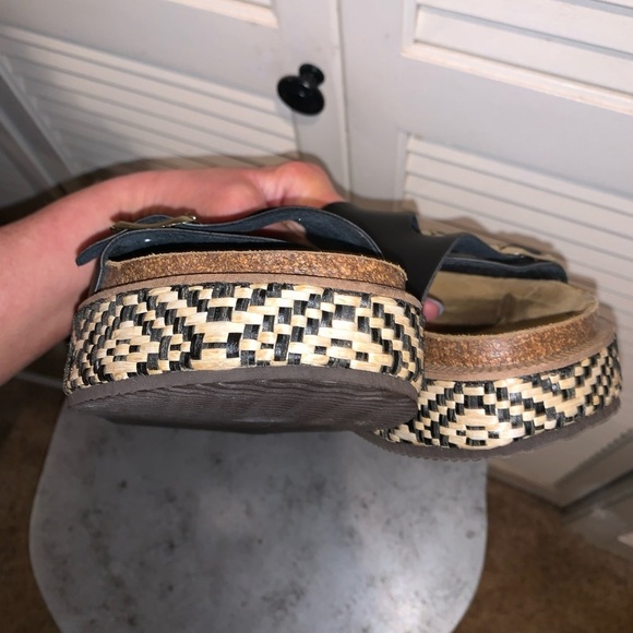 FREE PEOPLE CARAVELLE PLATFORM SLIDE SANDALS IN BLACK BUCKLE - Picture 11 of 11